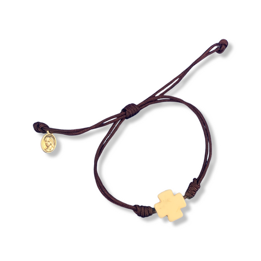 Mexican bracelet of assorted colors and medals â triumph of love