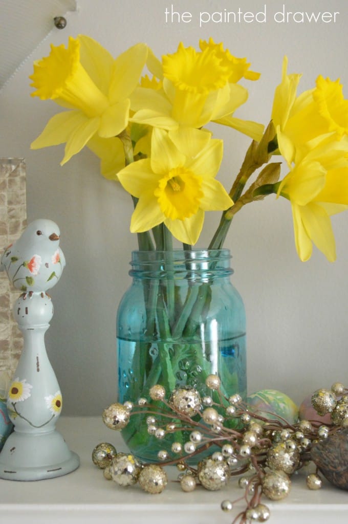 Daffodils and spring mantel decorating ideas