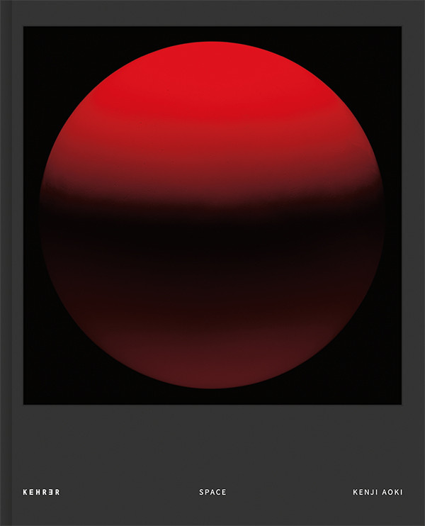Pelling and mysterious visual images by kenji aoki