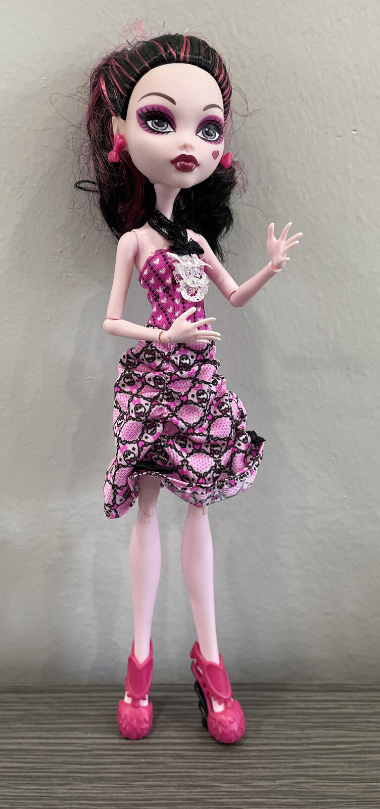 Monster high dot dead gorgeous draculaura doll