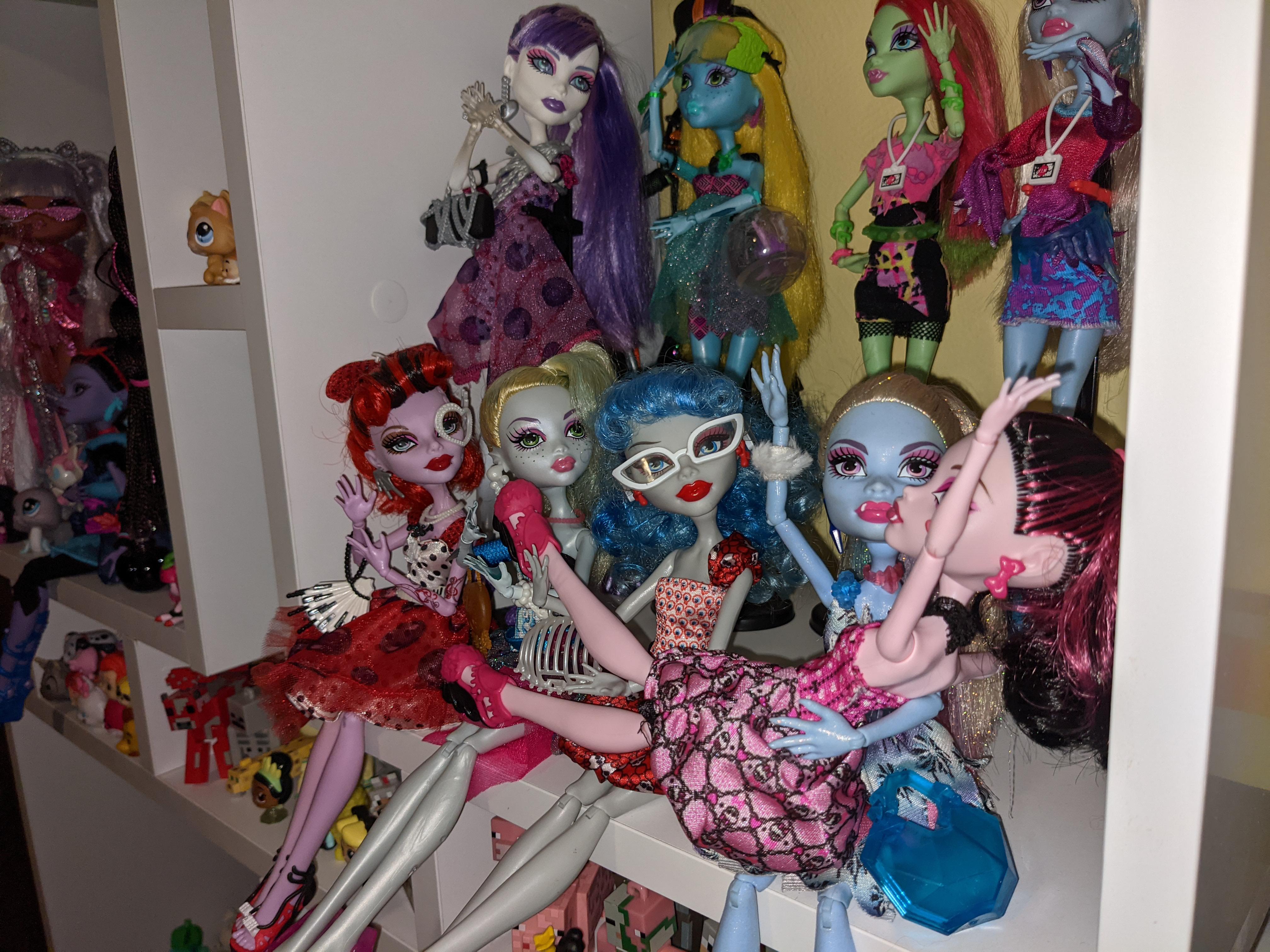 Draculaura finally showed up to plete my dot dead gorgeous ghouls ððâ rmonsterhigh