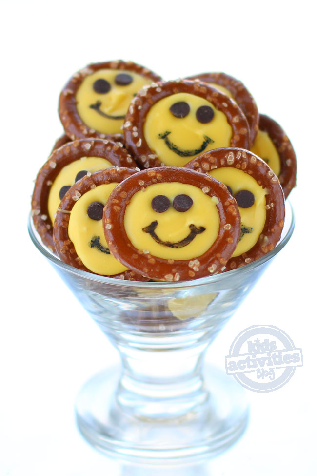 Lol easy smiley emoji pretzels recipe kids activities blog