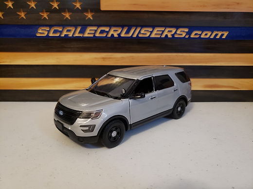Custom scale painted ford explorer scale cruisers