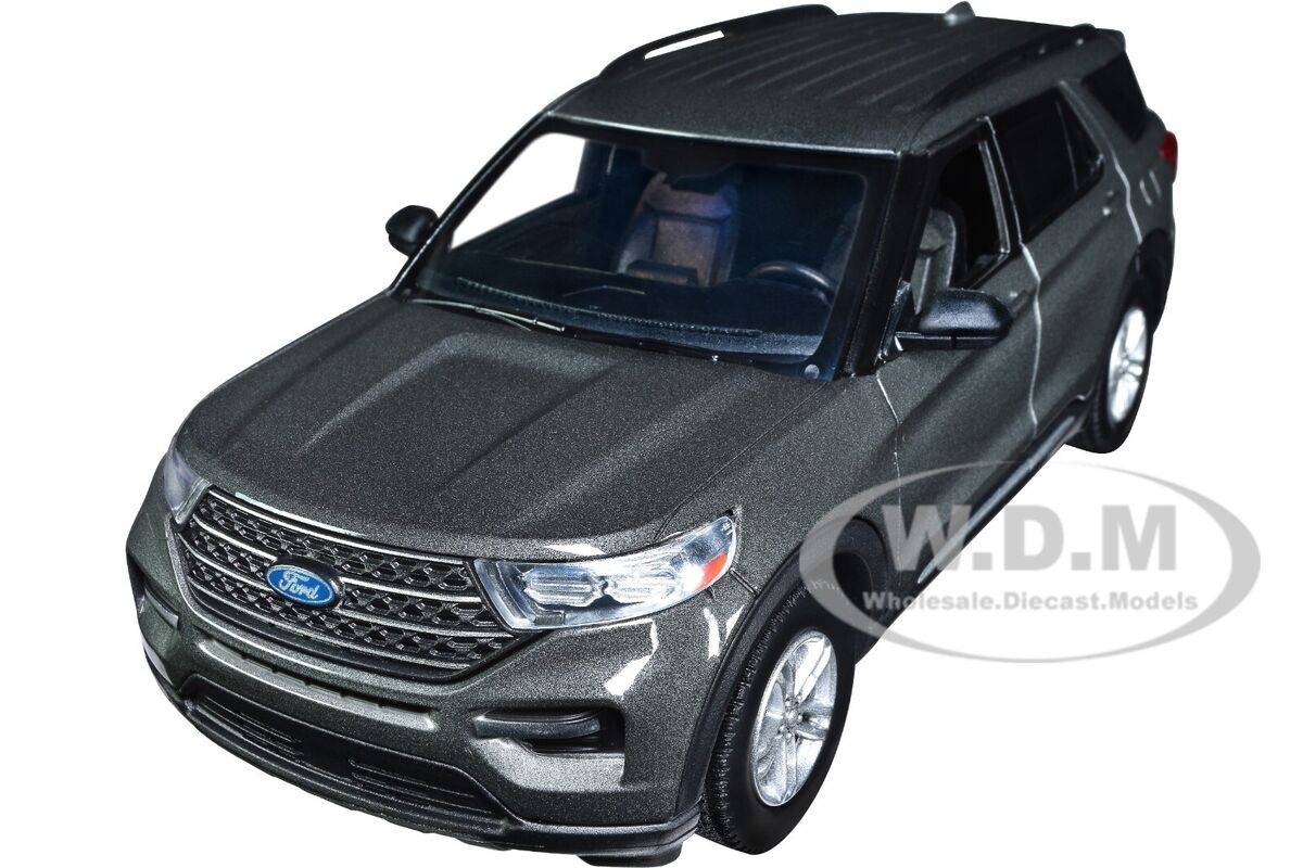 Ford explorer xlt gray diecast model car by motormax