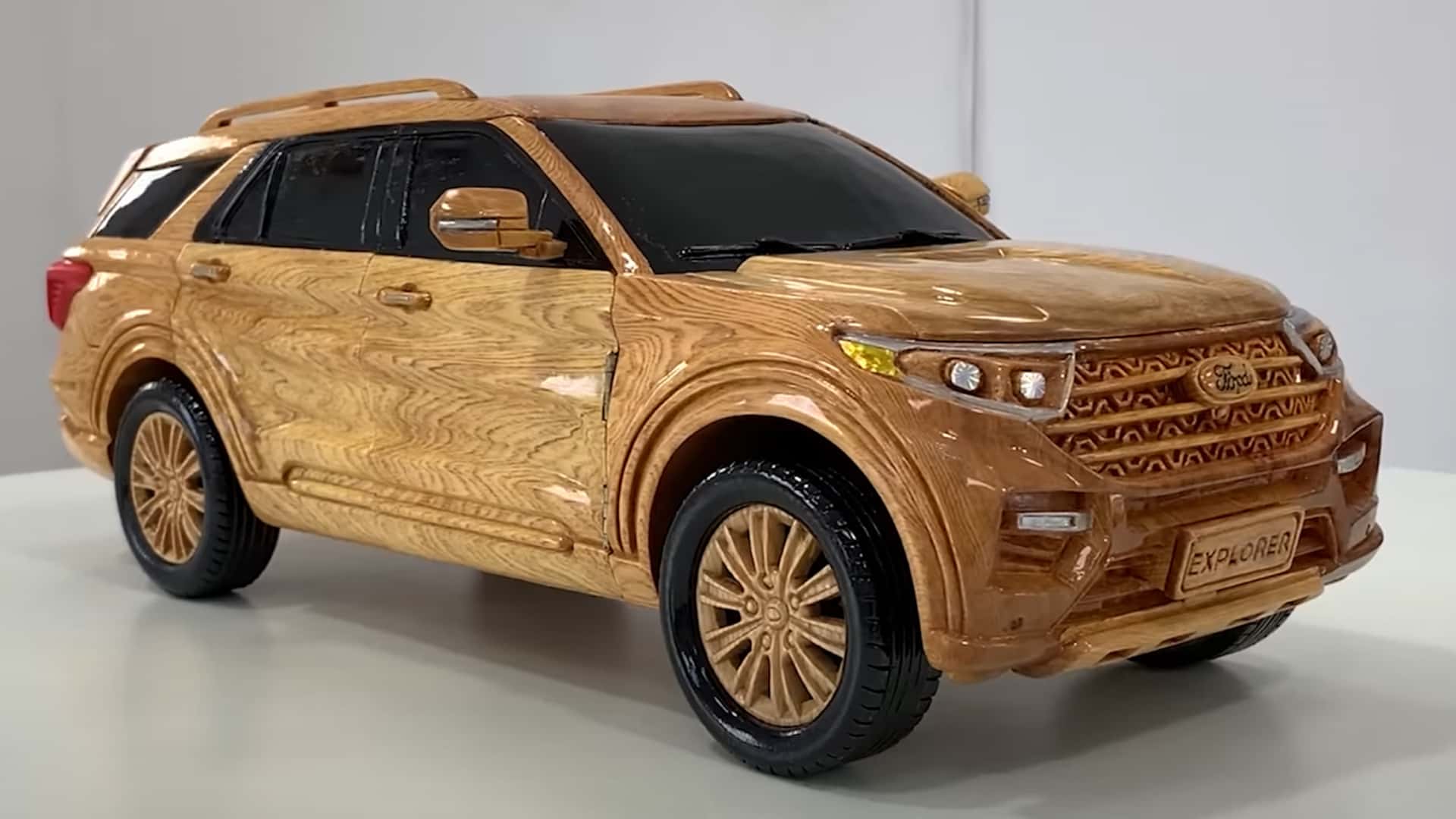 See ford explorer wood model get detailed interior working suspension