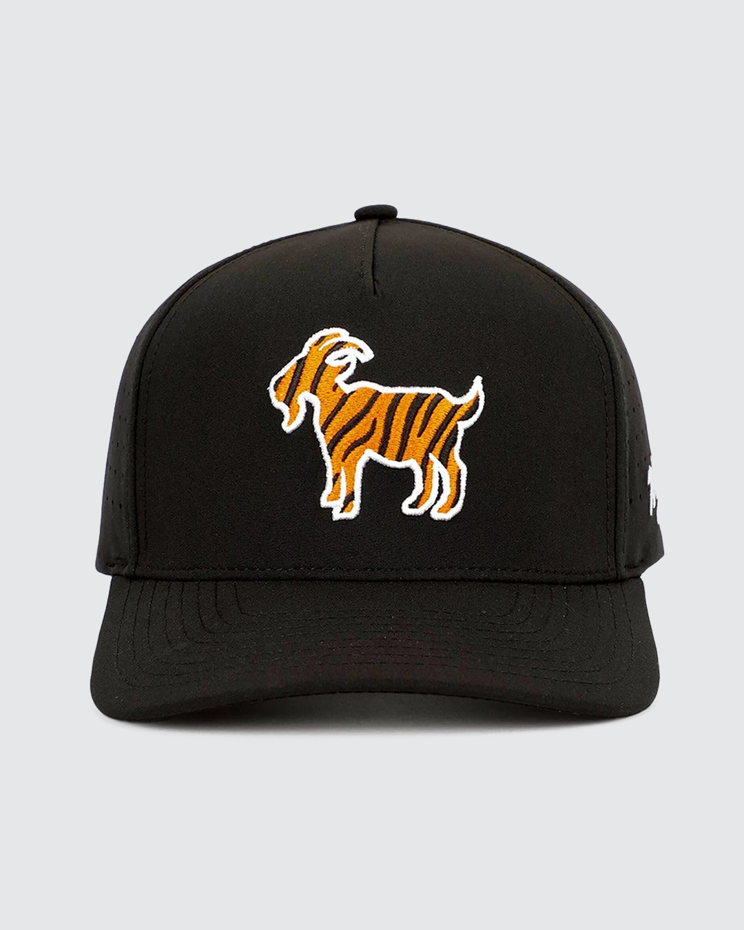The goat hat black performance golf snapback â waggle golf