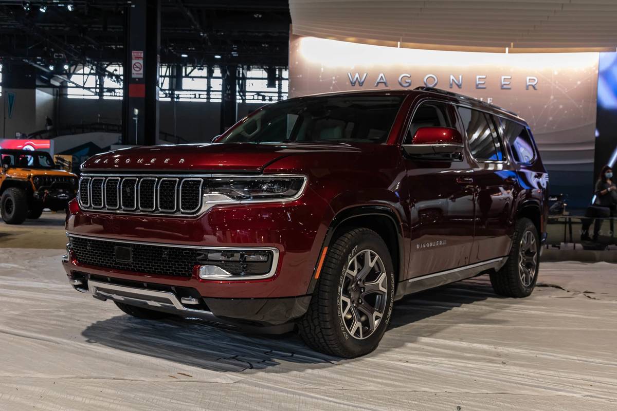 Jeep grand cherokee l vs wagoneer which has the better row setup