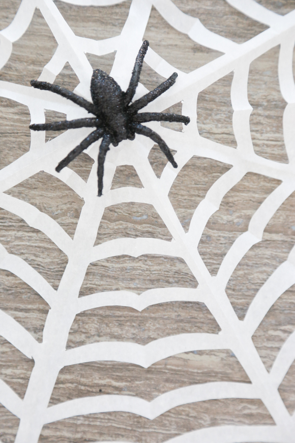 How to make a paper spider web simply being mommy
