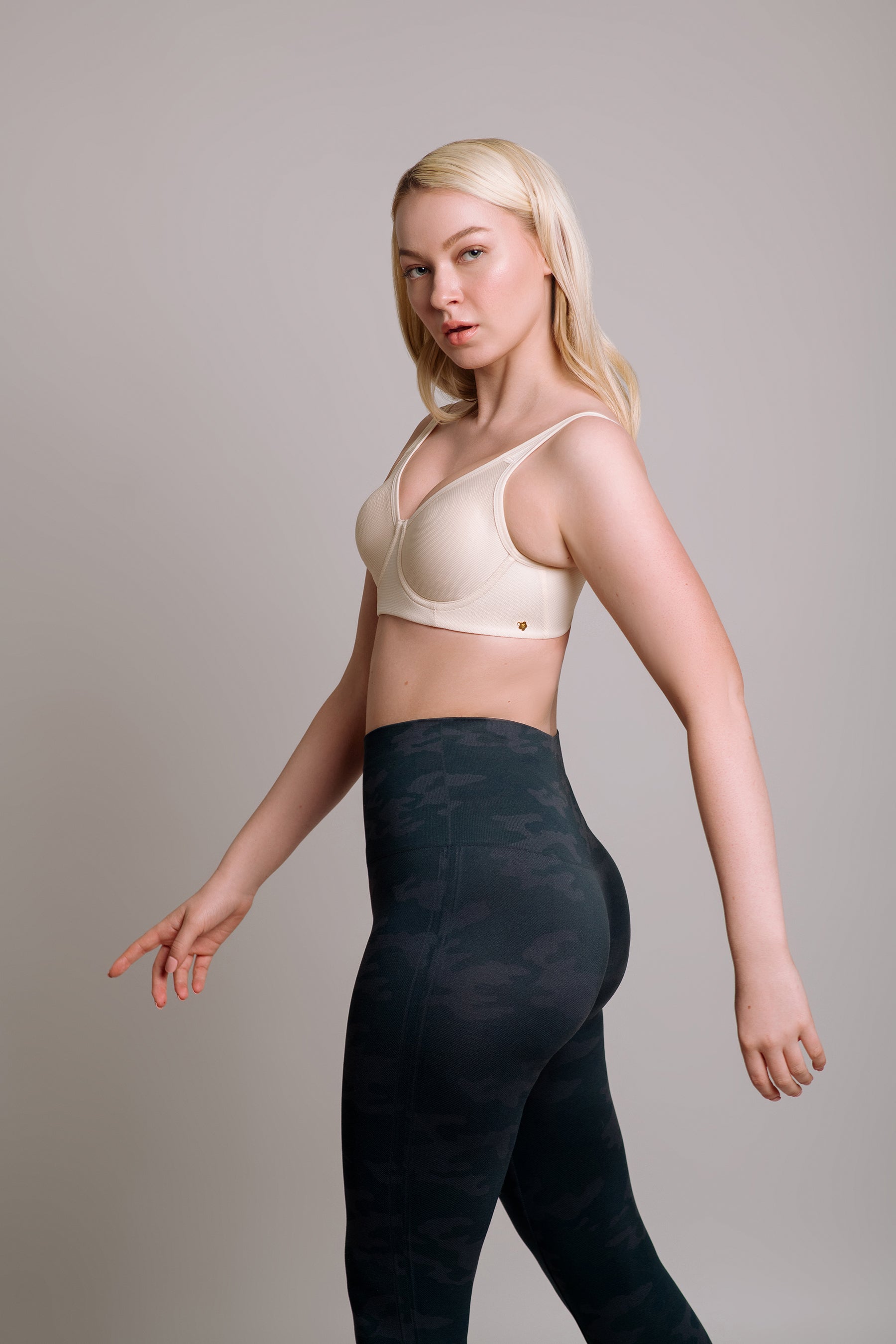 Kaye larcky bras coverage lift for all kayelarky