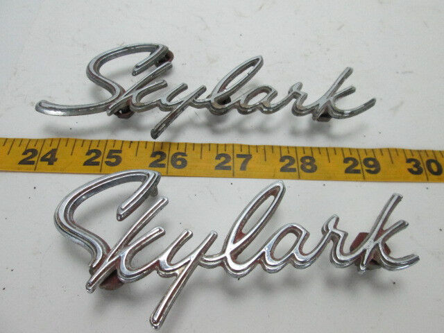 Pair of buick skylark script emblems for quarter panel chromed t