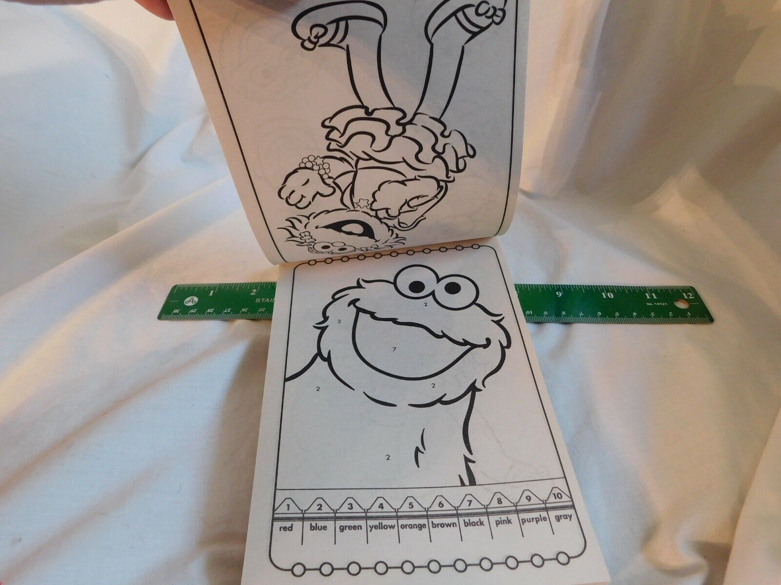 Sesame street go team giant coloring activity pad bendon