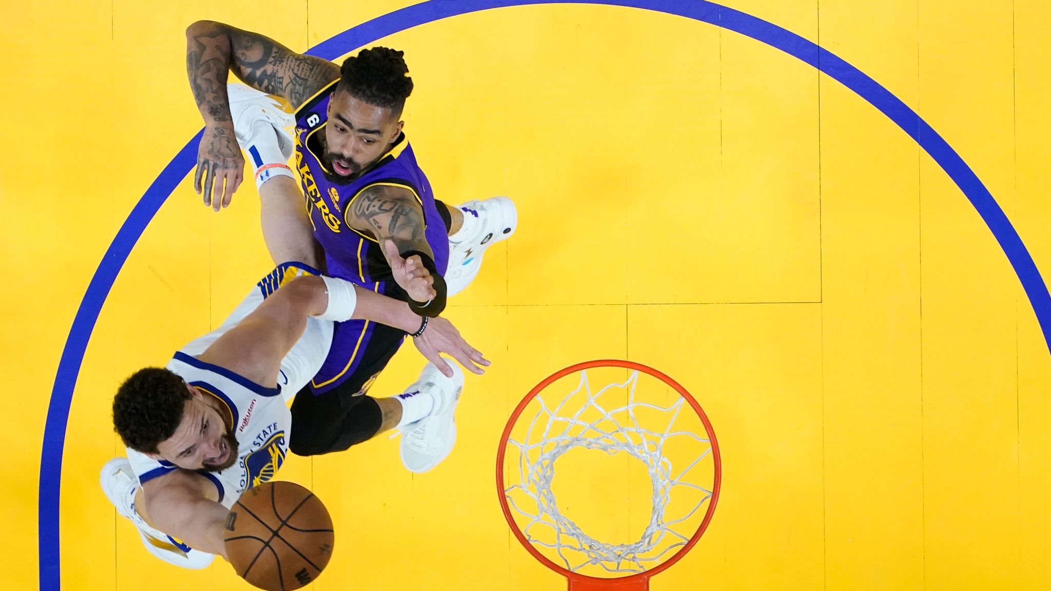 Klay thompson leads charge as golden state warriors level series against los angeles lakers nba news sky sports