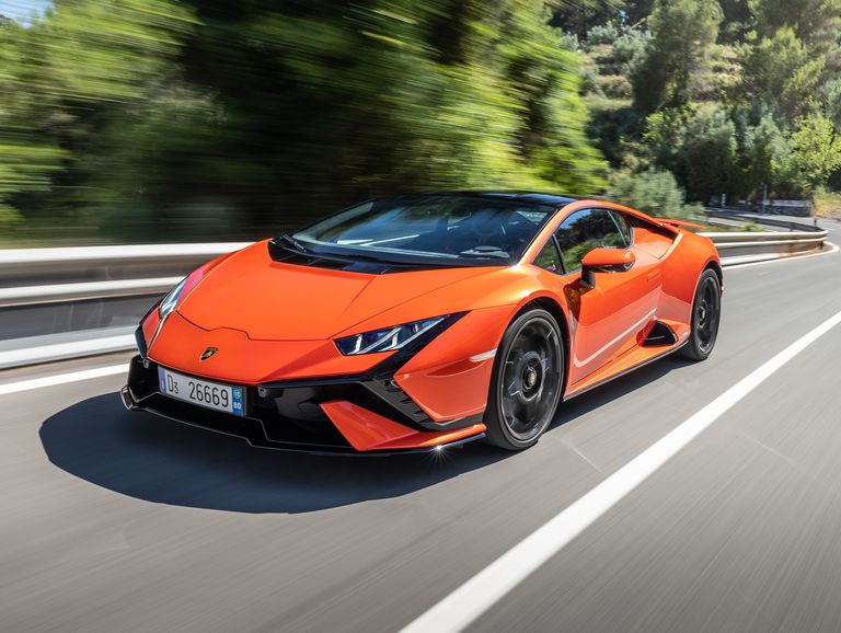Lamborghini huracãn review pricing and specs