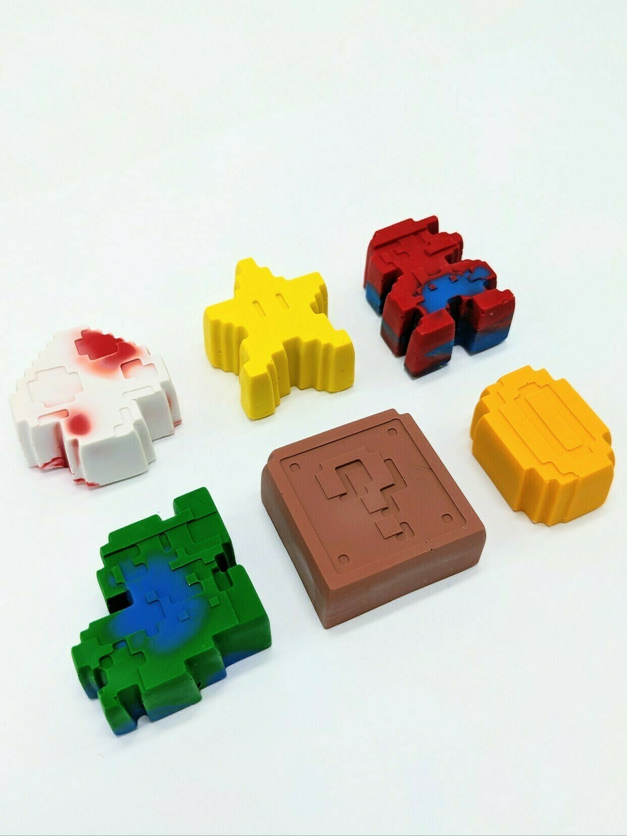 Super mario crayons and coloring pages