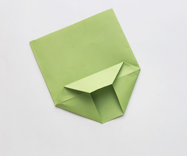 Papercraft leprechaun puppet