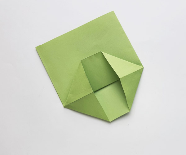 Papercraft leprechaun puppet