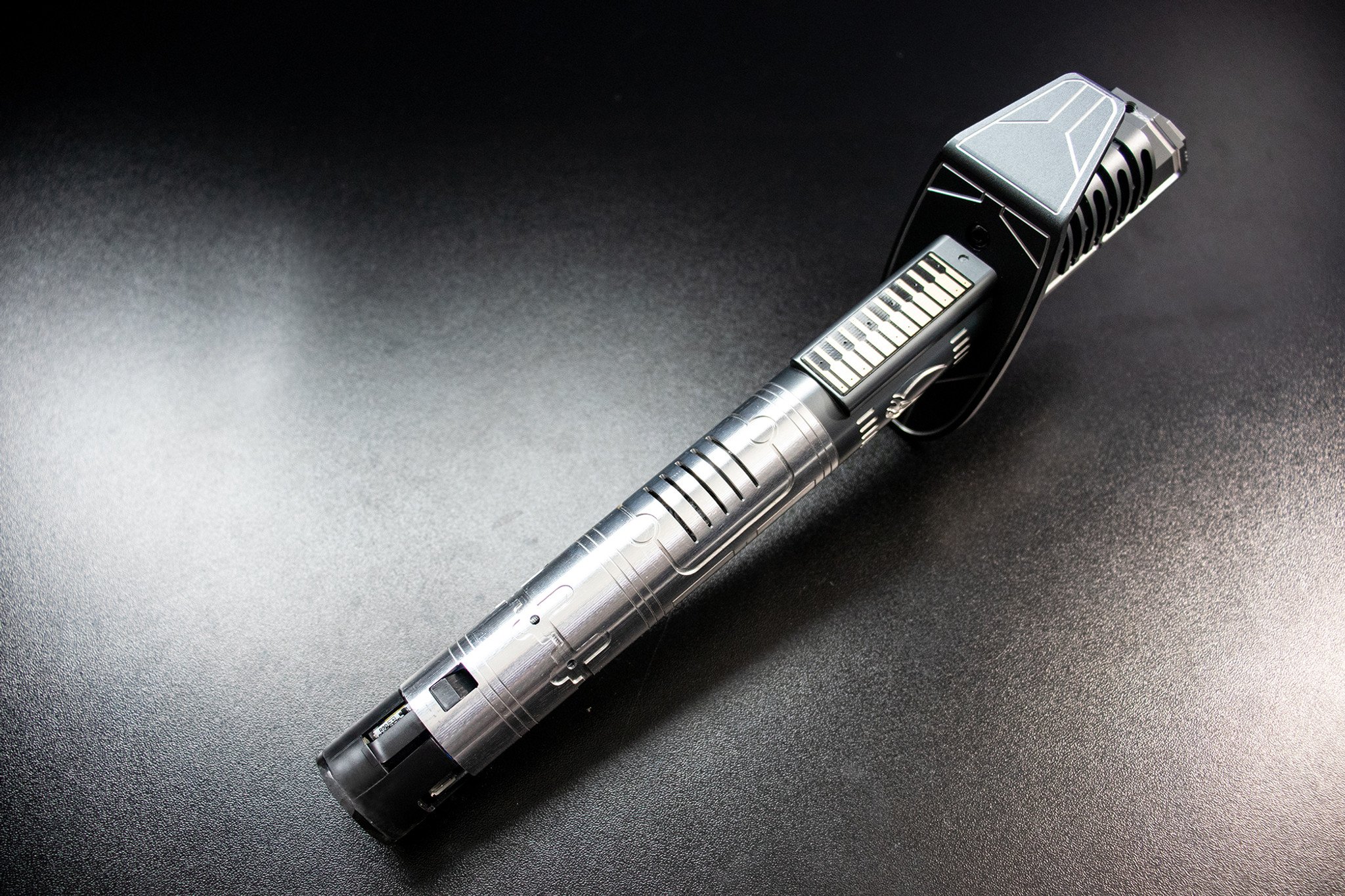 Ebon razor lightsaber from electrum sabercrafts