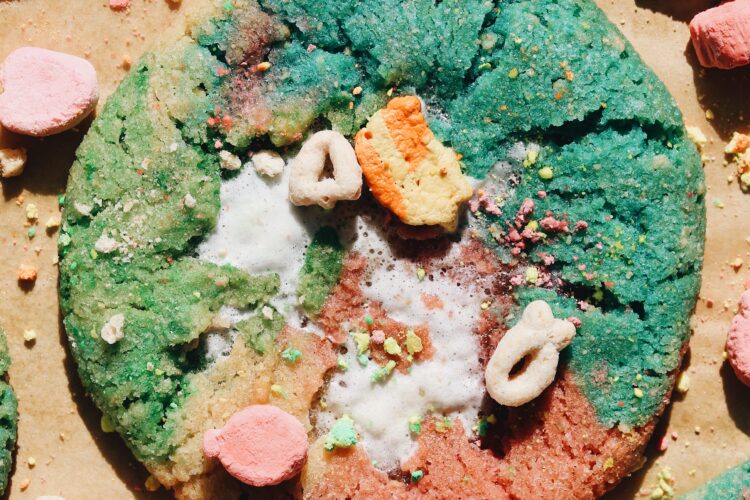 Rainbow lucky charms marshmallow stuffed cookies