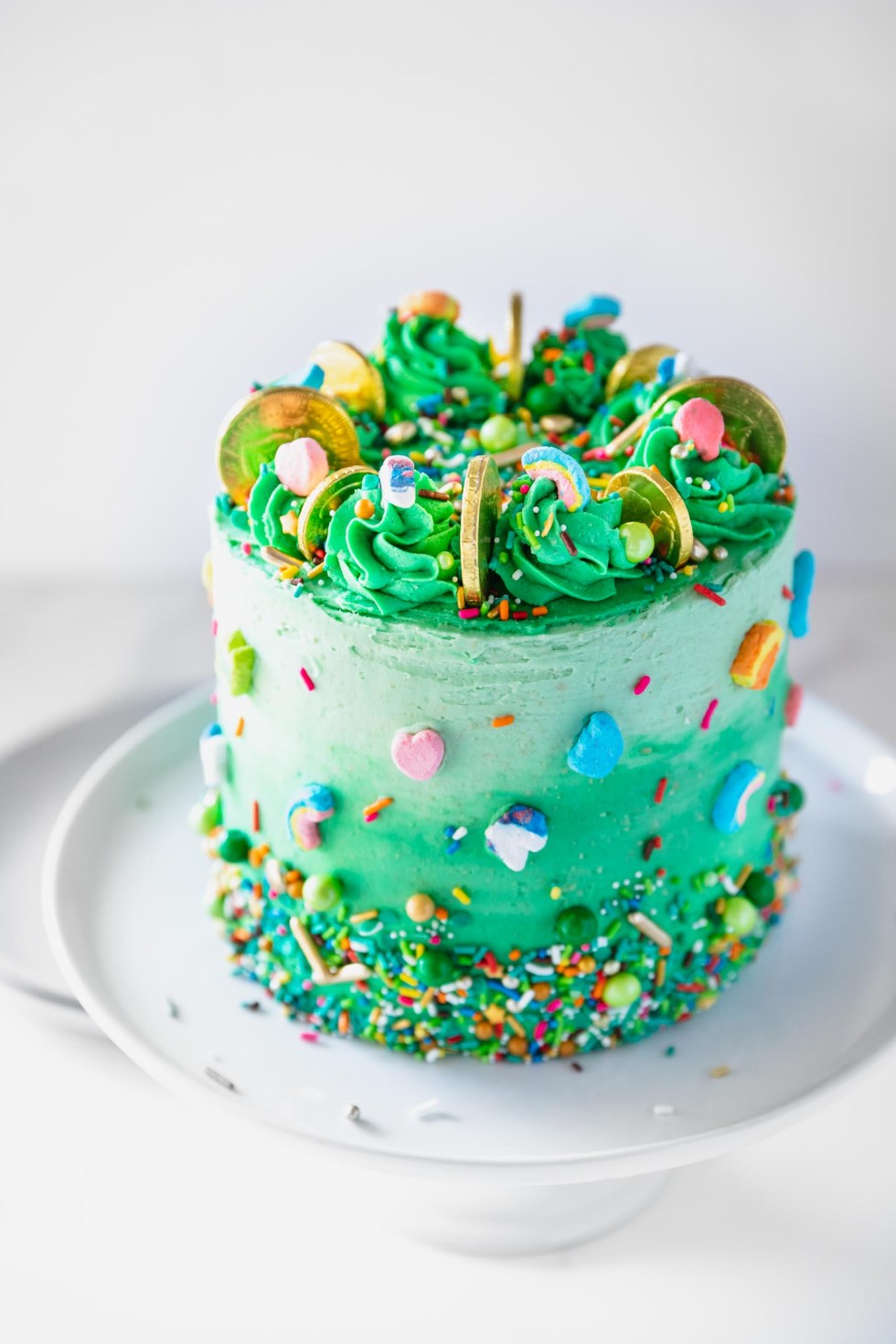 Lucky charms sprinkle cake