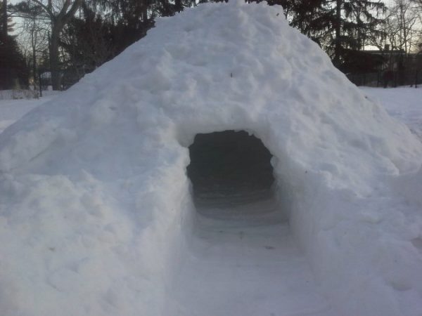How to build a quinzhee snow structure try backyard farming