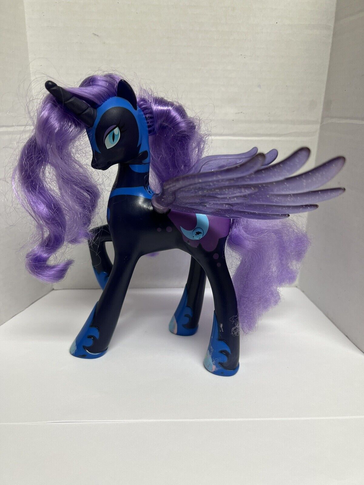 My little pony g princess luna nightmare moon talking light