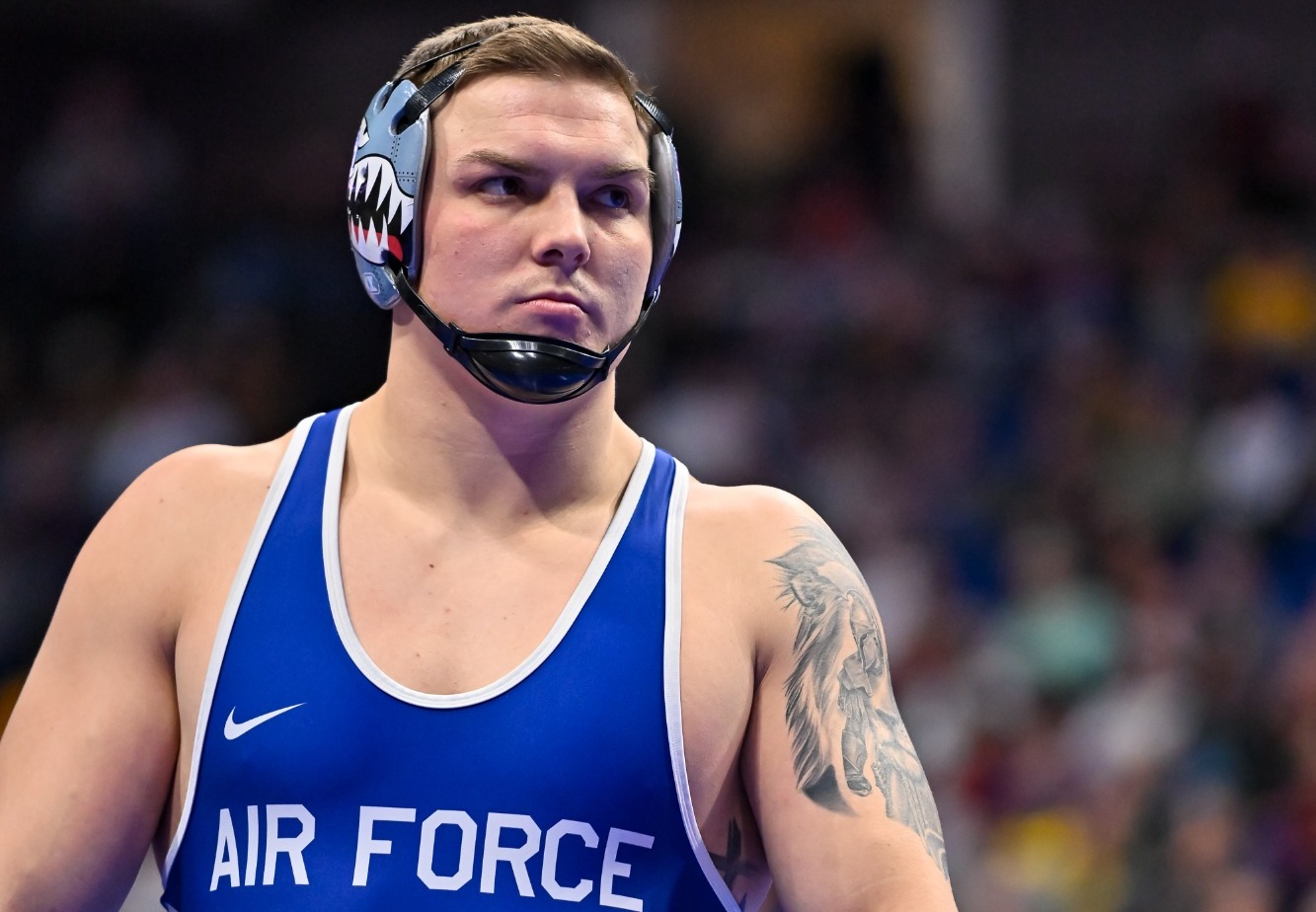 No wyatt hendrickson takes on no greg kerkvliet at nwca all
