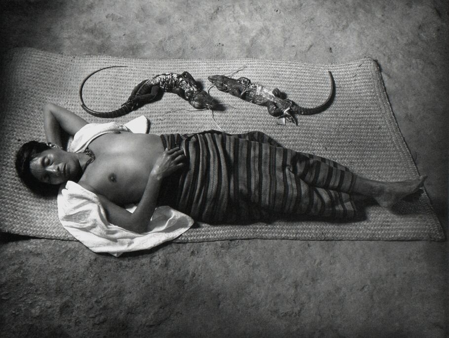 Photographer flor garduãos sensual dreamlike portraits