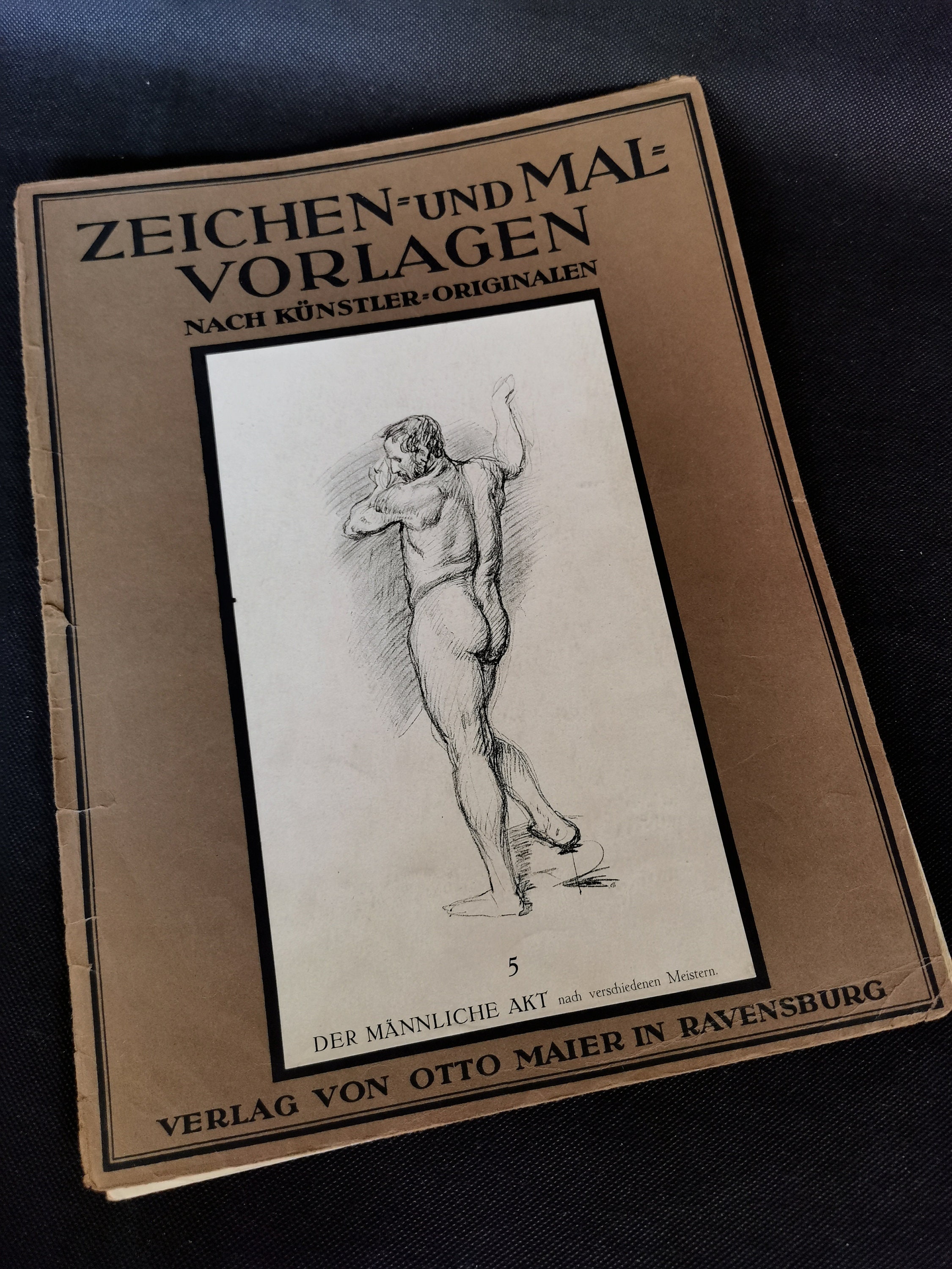 Male nude leaves characters and coloring pages by