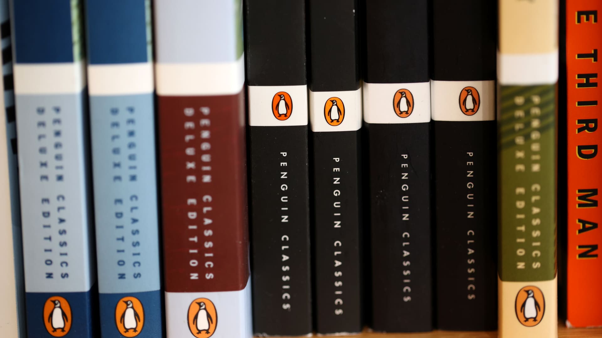 Judge blocks penguin random house