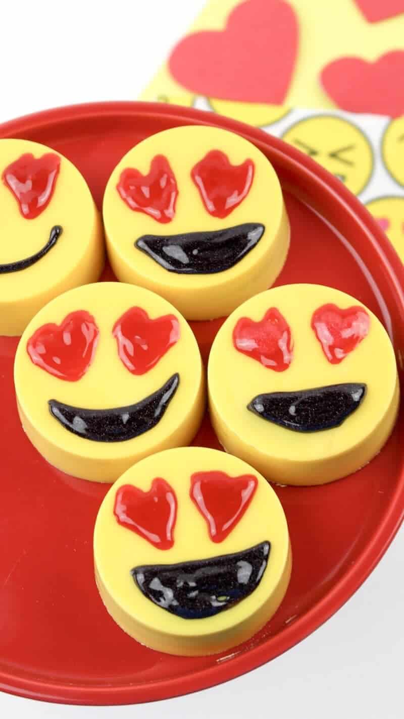 Adorable heart eyes emoji chocolate covered oreos recipe