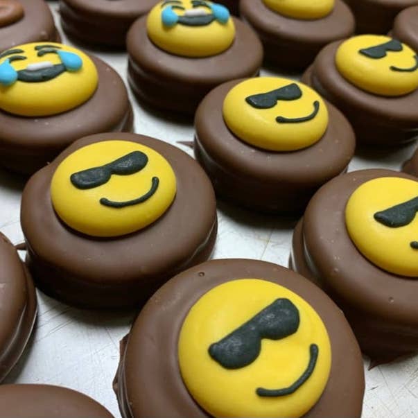 Wholesale ooreo âemoji expressionsâ ð ð milk chocolate pk for your shop