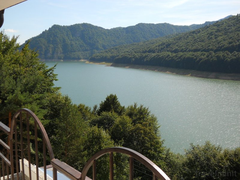 Valea cu peèti hotel arefu