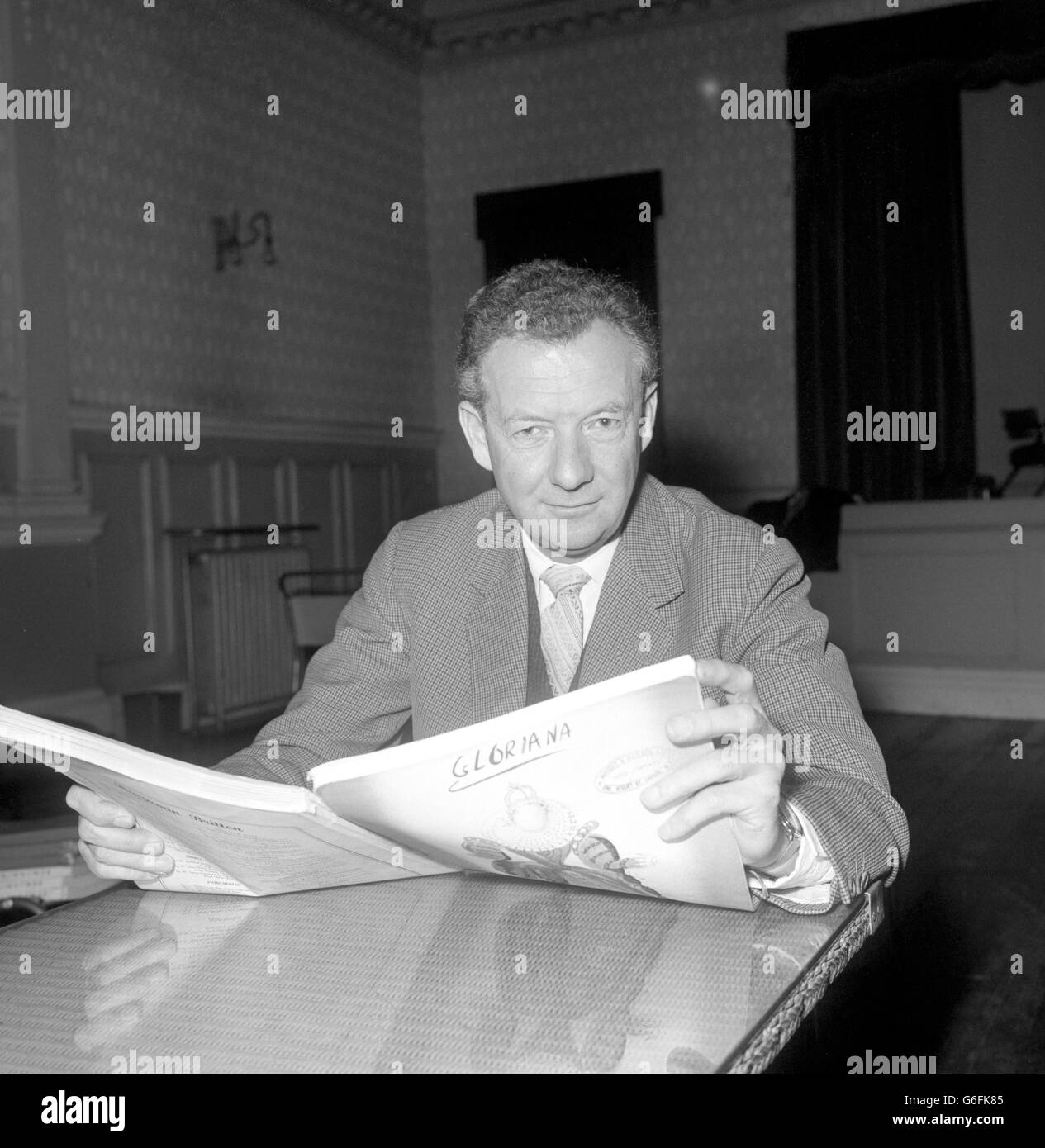 Benjamin britten poser hi