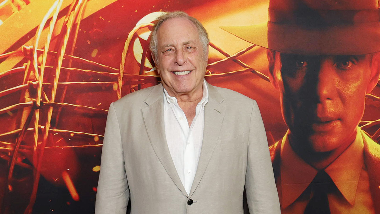Oppenheimer charles roven suggested book behind movie to christopher nolan â the hollywood reporter
