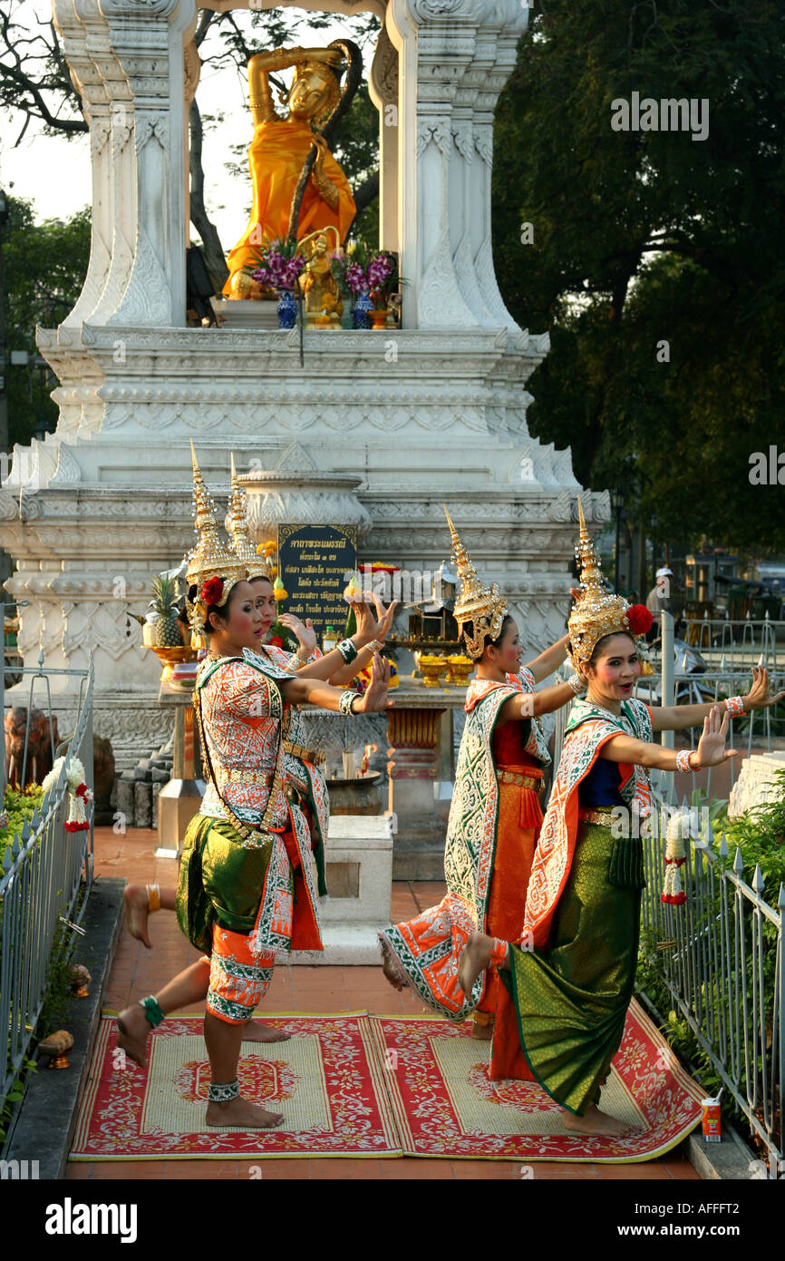 Phra mae thorani shrine hi