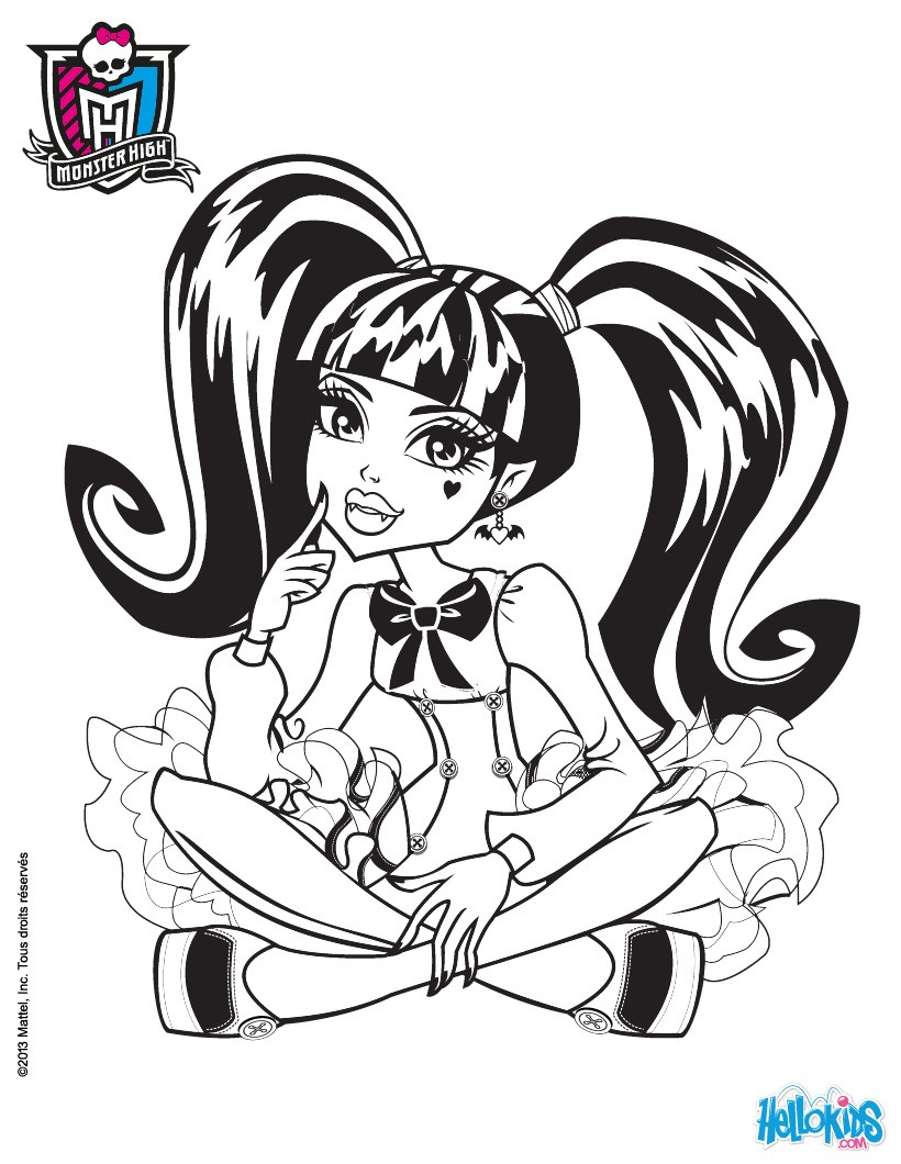 Draculaura seated cross