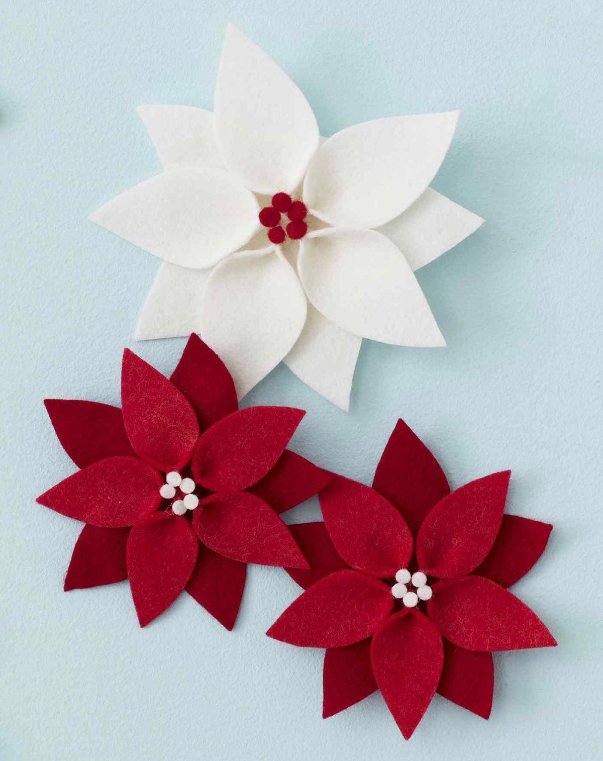 How to make an easy felt poinsettia christmas ornament