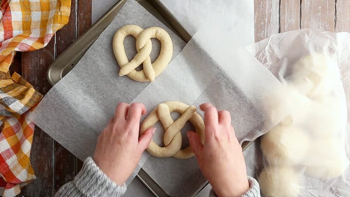 Chewy toasty soft pretzel recipe