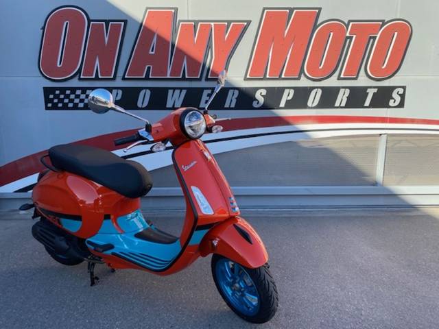 Vespa primavera color vibe on any moto