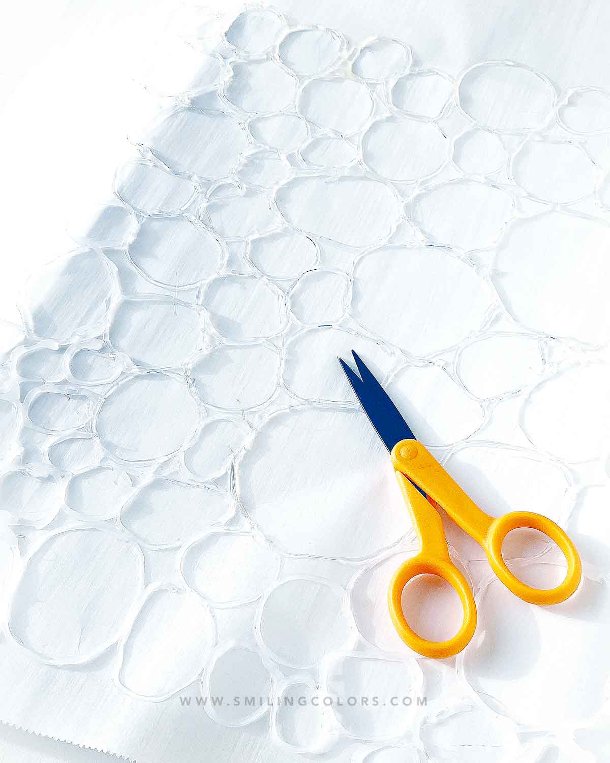 Glue gun stencil how to make an easy stencil with just hot glue