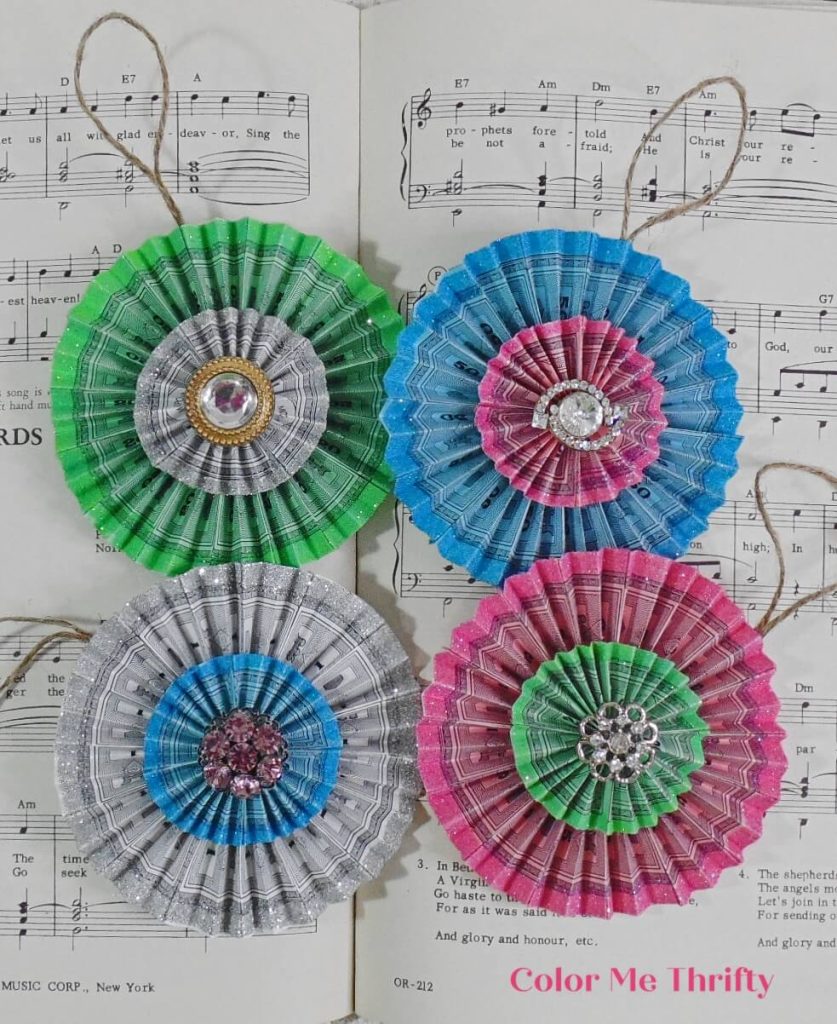Rosette ornaments from monopoly money
