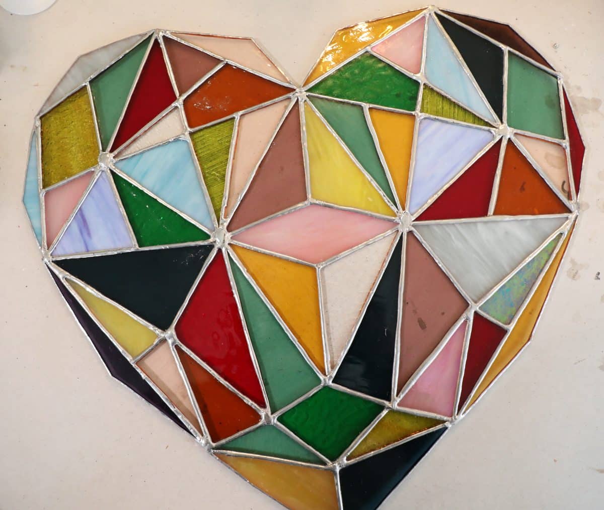 Stained glass heart pattern free