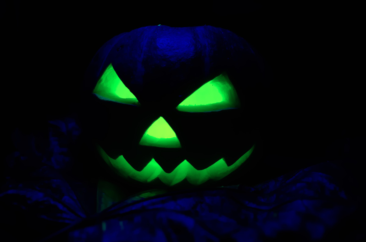Easy pumpkin carving ideas from scary to cool