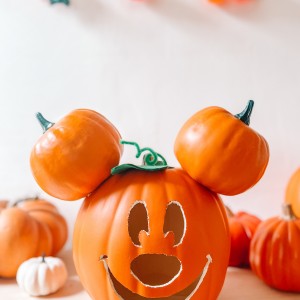 How to make a mickey mouse pumpkin