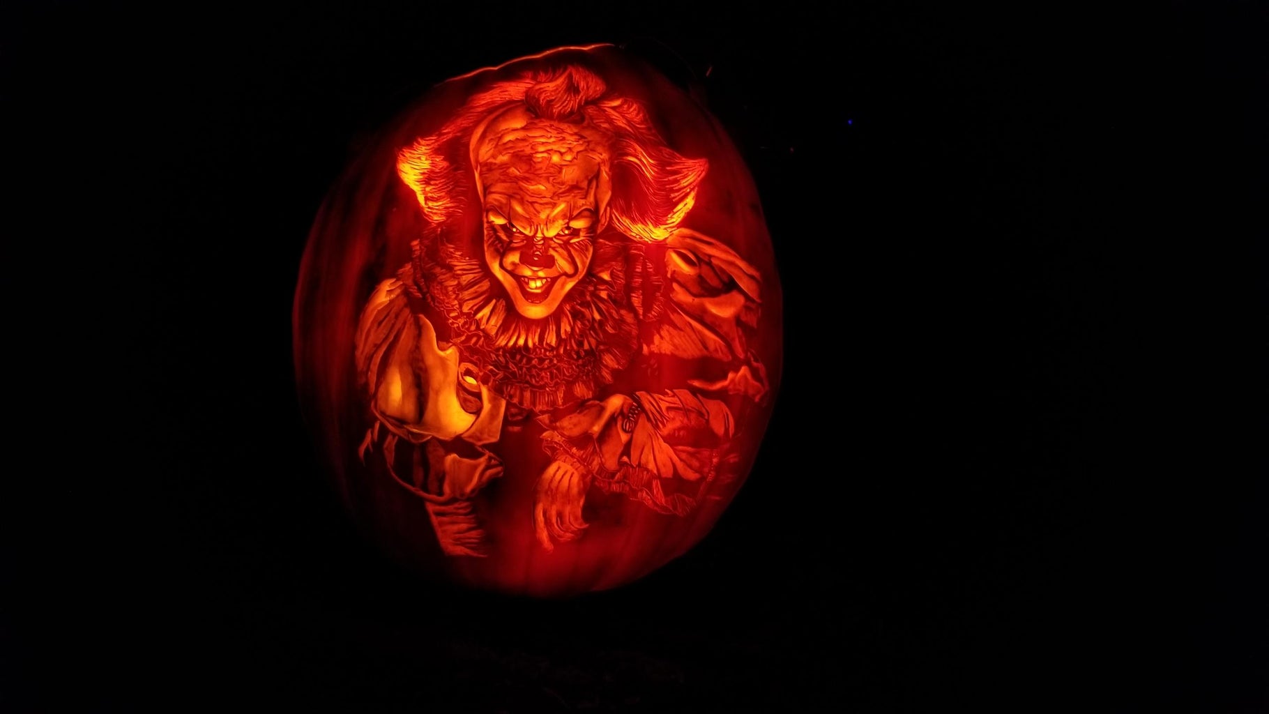 Pennywise the dancing clown an instructable on how to carve a pumpkin that replicates the look of a shaded drawing steps with pictures