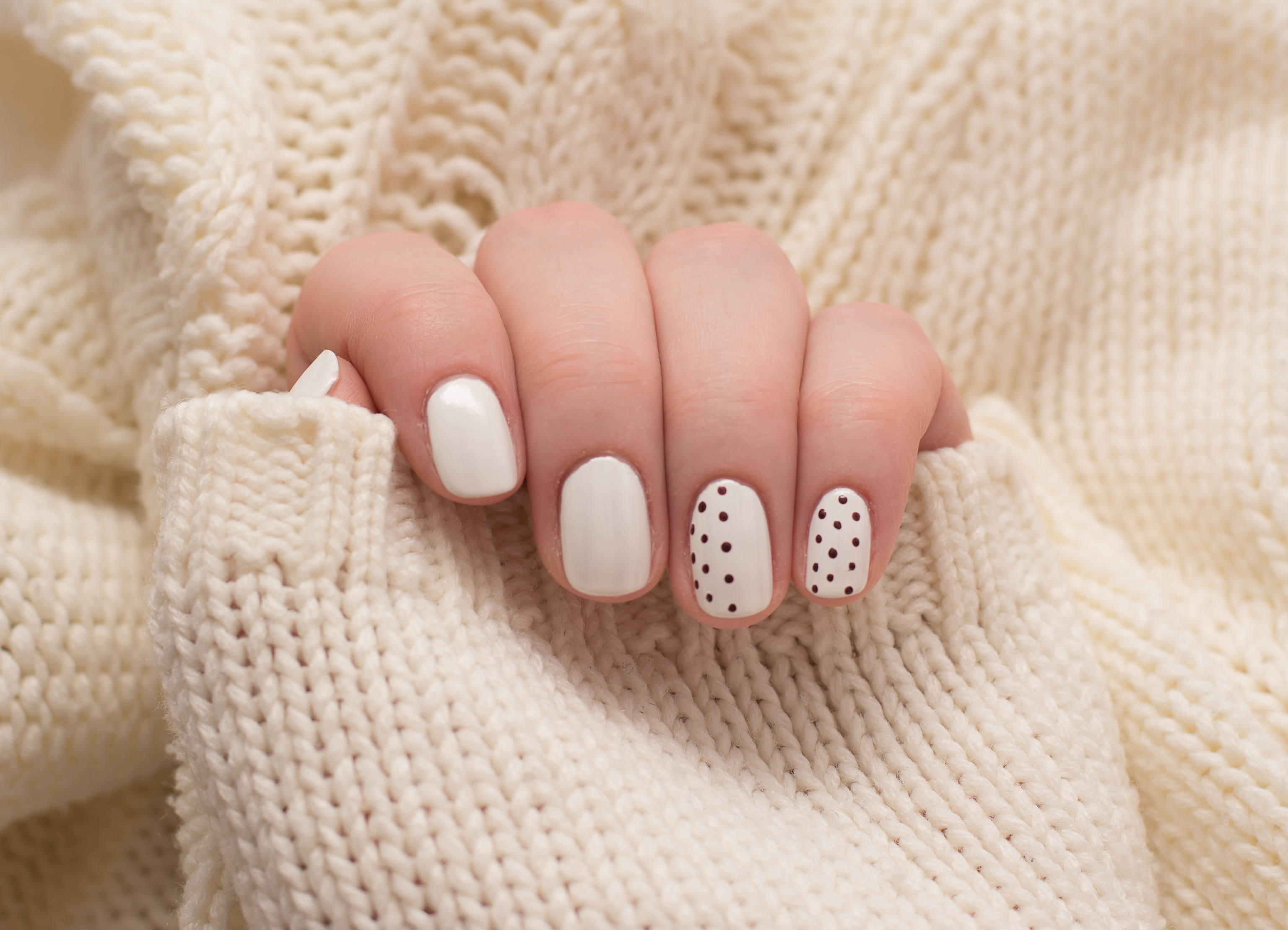 Uãas blancas ideas de manicura que serãn tendencia en belleza