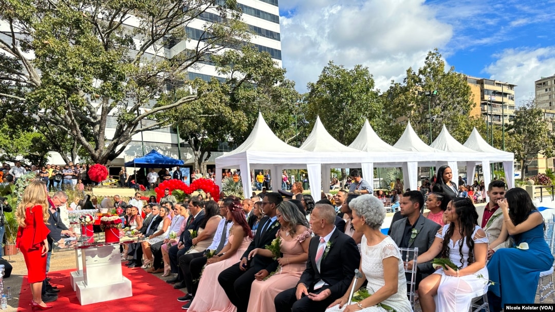 Venezuela celebra boda colectiva con motivo del dãa de san valentãn