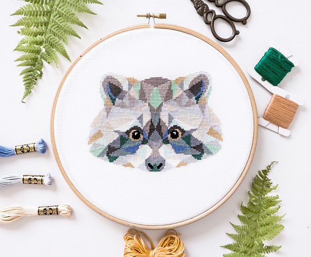 Raccoon cross stitch pdf pattern ååç