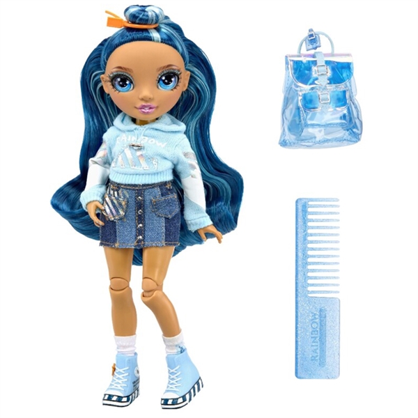 Junior fashion doll