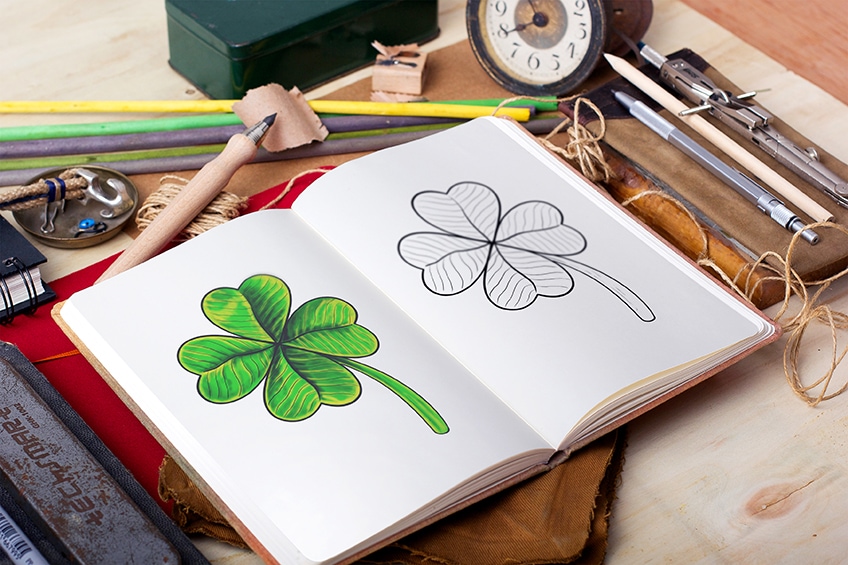 How to draw a four leaf clover